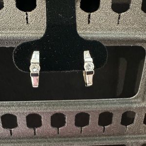 Diamond look earrings